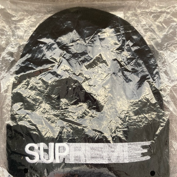 Supreme Motion Logo Beanie